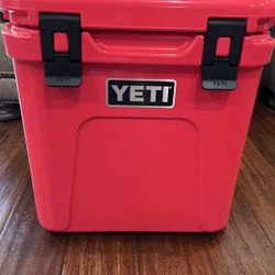 YETI ROADIE COOLER  2024