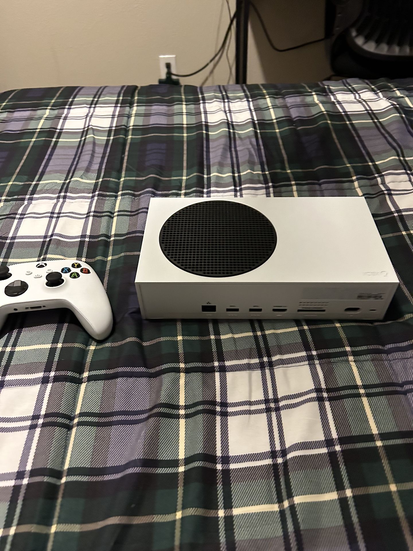 Xbox Series S and Controller (no Box) 