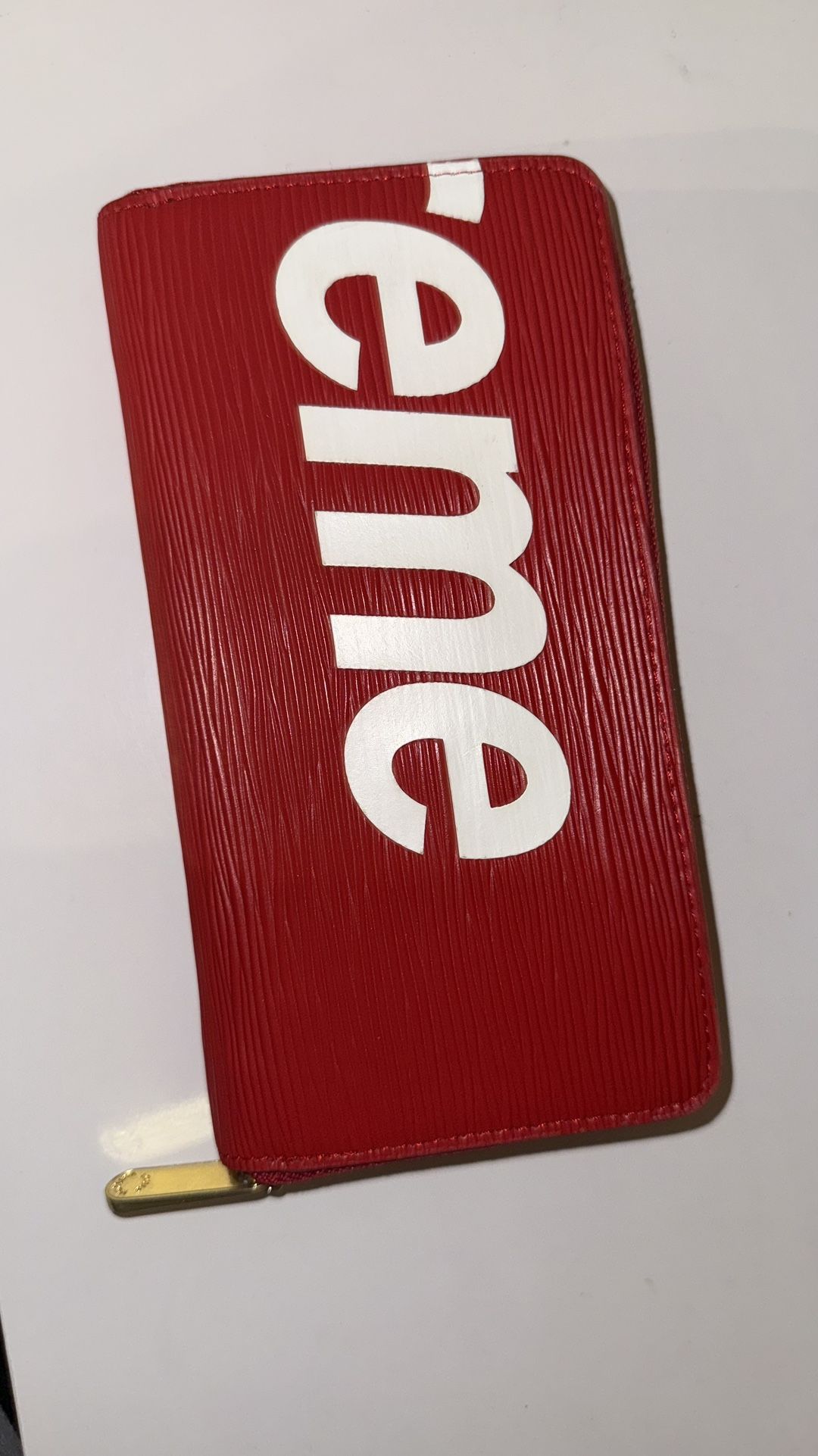 LV x SUPREME