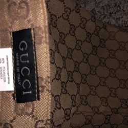 Gucci size 42 pants and Shorts Authentic