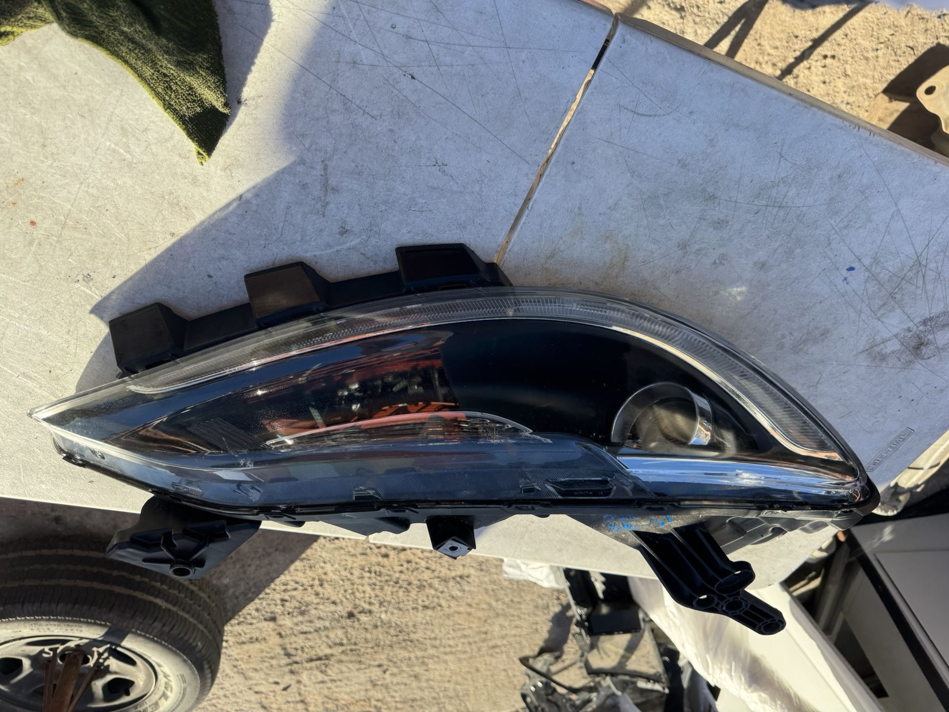 Chrysler 200 Right Headlight Oem