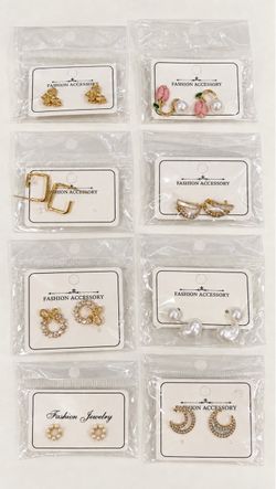 Earing $2 each $8 total