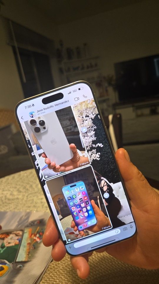 IPHON 15 PRO MAX COMOR BLANCO BUENAS CONDICIONES 