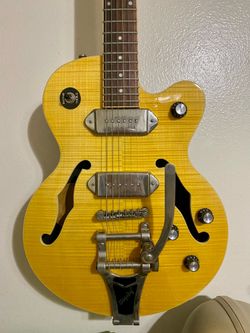 Epiphone Wildkat semi-hollow body guitar