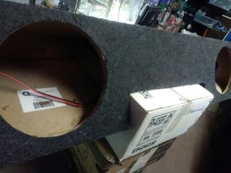 Custom speaker box for dodge truck