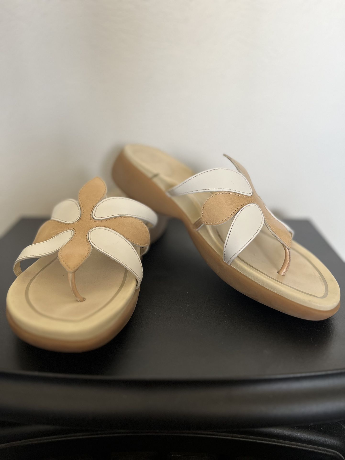 Dansko Tan Sandals Size 7