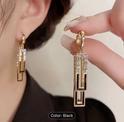 2pcs Set of Women'S Black Geometric Square Earrings