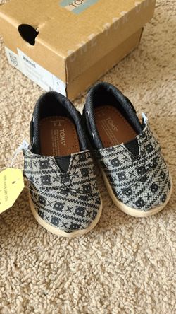 Baby Tom's - skull and crossbones