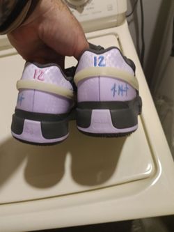 Woman's shoes