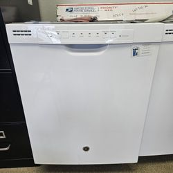 GE Builtin Dishwasher in White