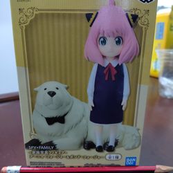 Spy x Family: Anya Forger and Bond Forger Family Photo figure 