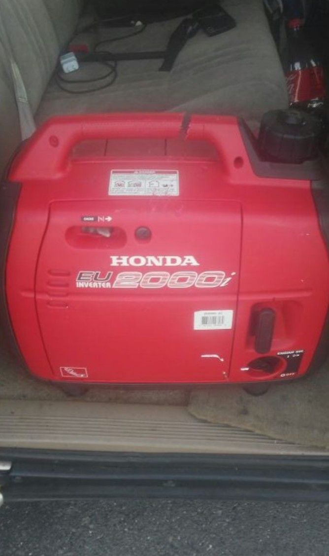 Honda EU 2000i generator