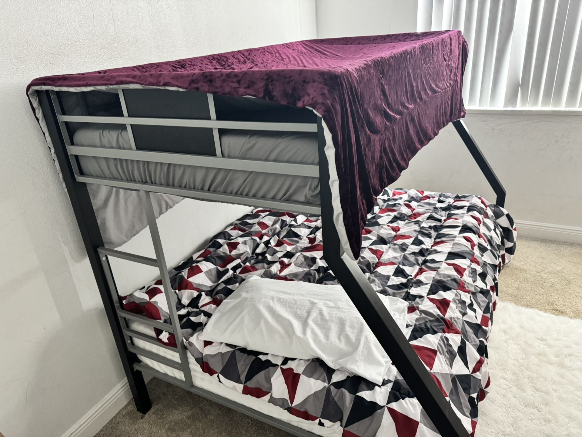 Mettalic Bunk Bed-twin Over Full With Mattress