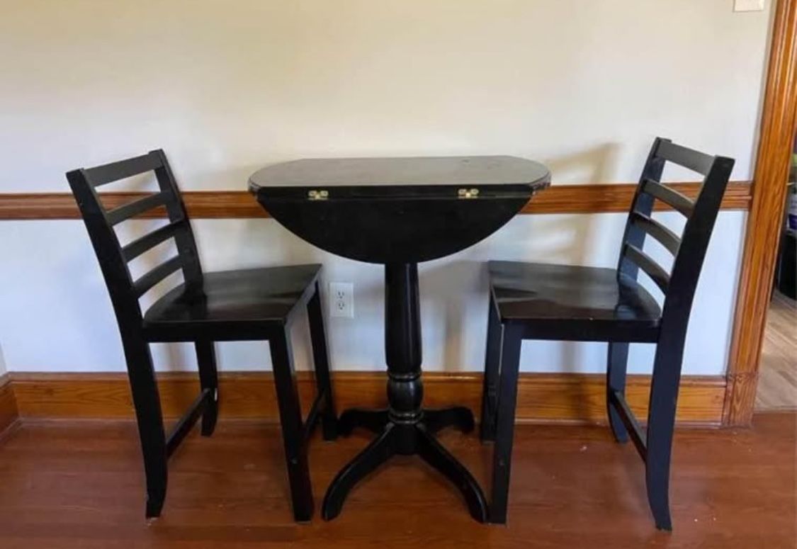 Kitchen Table And Bar Stools
