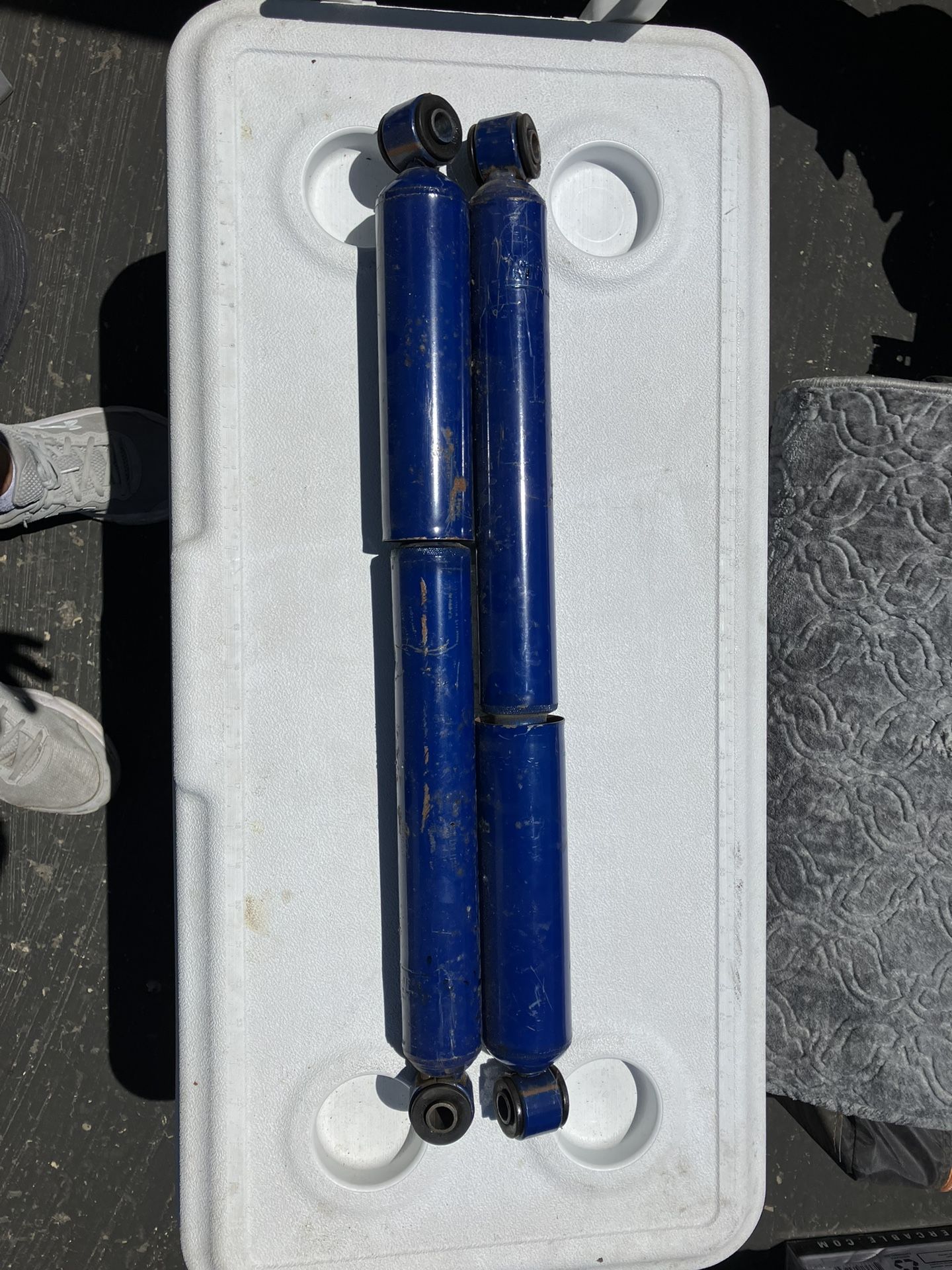 2002 GMC Sierra 1500 Shocks