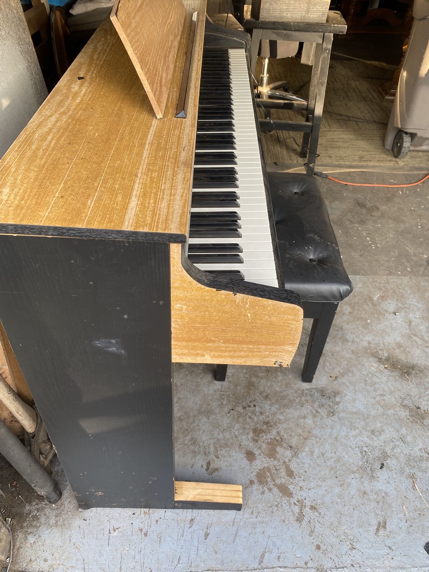 UMS Digital Piano