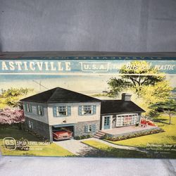 Vintage Plasticville O&S gauge split level home 1908-198 exclusive snap-fit collectible toy