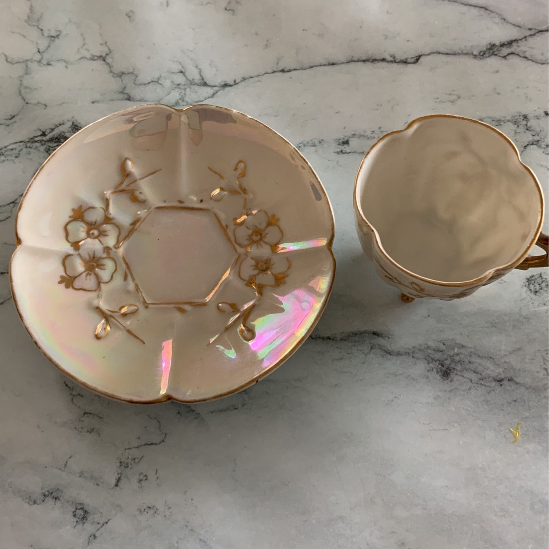 Small Tea Cup Set 18 Ct Gold Trim