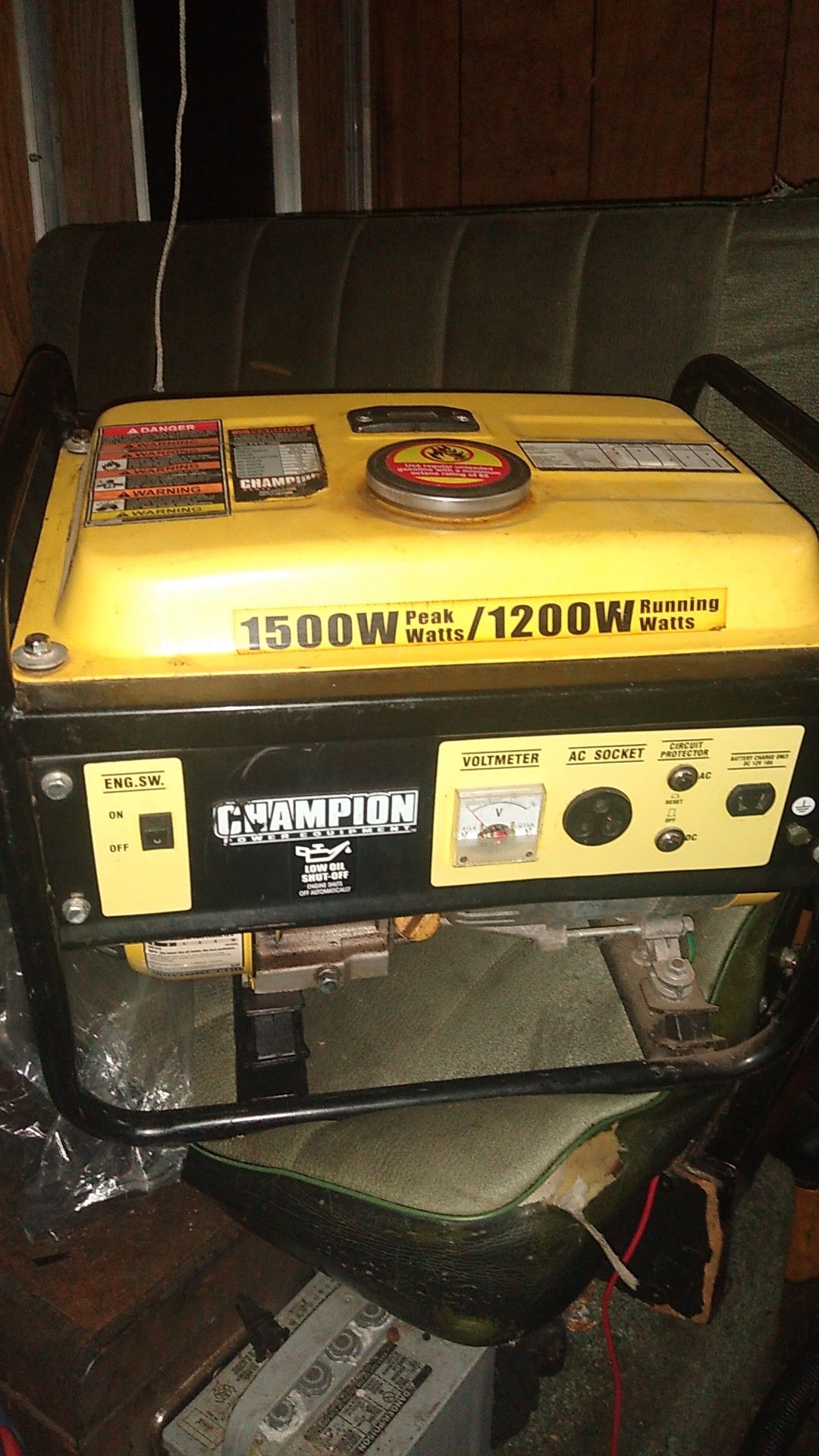 Generator /CHAMPION 1500W PEAK 1200W WORKING