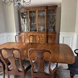 Dining Room table And Chairs
