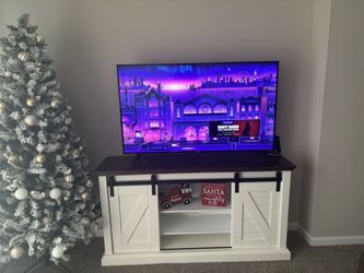 55 INCH FLAT SCREEN TV & BARNDOOR TV STAND