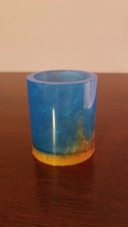 Pen holder/makeup holder