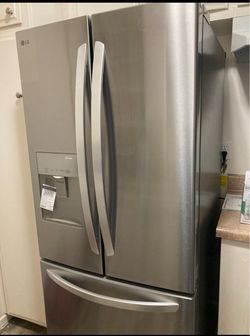 LG Stainless Steel Refrigerator + Toshiba Microwave – Excellent Condition