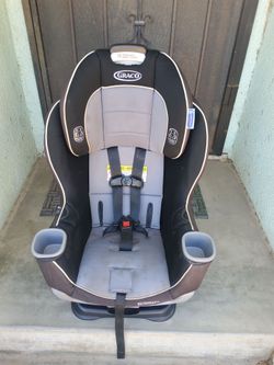 Graco Extend Fit Booster Car Seat Expires 2030. Has Been washed and cleaned buy has stains