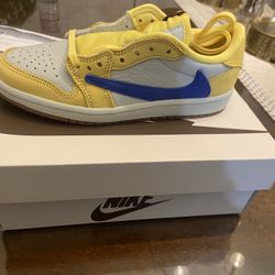 Jordan 1low Travis Scot