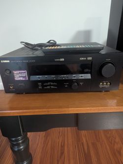Yamaha Receiver With Subwoofer And Speakers