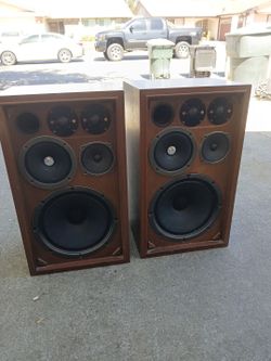 Vintage Ssnsui SP Series Walnut 4-Way Floor Standing Speaker Pair