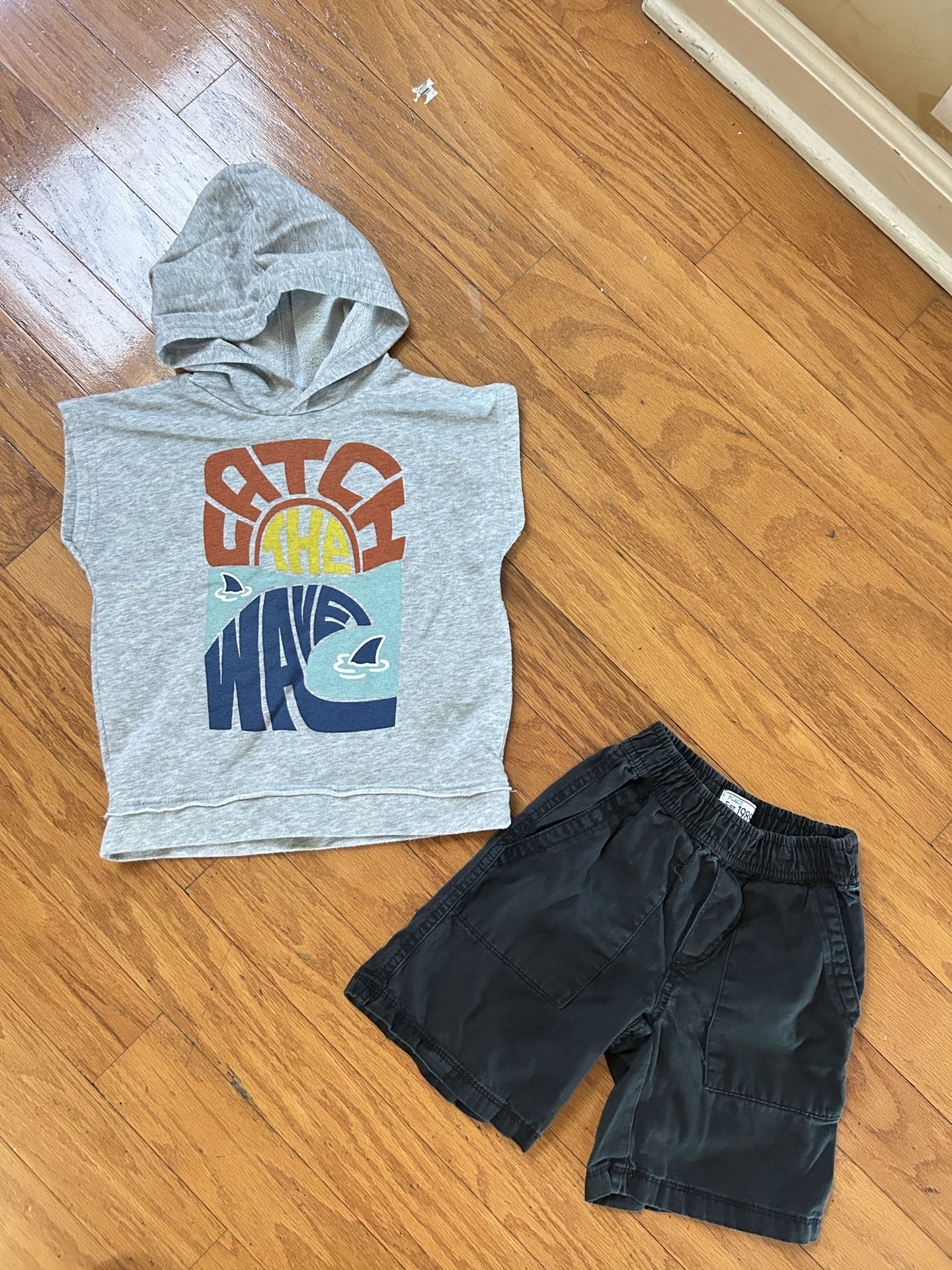 Boys outfit set size 4T