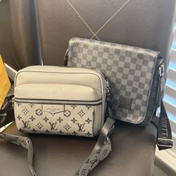 Messenger Bags 