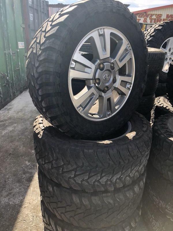 20 inch Toyota Tundra rims with mud terrain tires