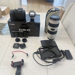 Canon R7 Bundle  F2.8 70-200 Monitor Battery And Rode Mic