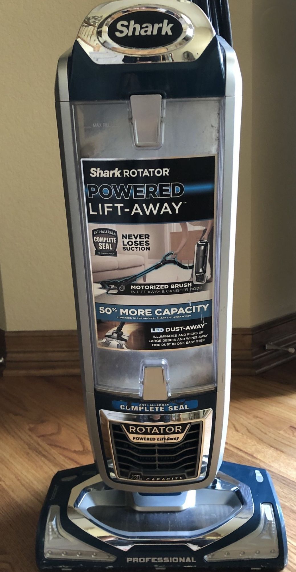 Shark Rotator Powered Lift away Vacuum cleaner