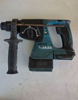 Makita Cordless Rotary Hammer Drill xrh01
