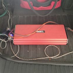 UNA BOCINA Y AMPLIFIER 