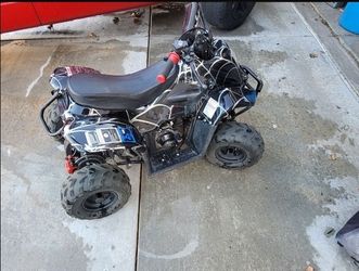 SMALL QUAD MOTORCYCLE HAS KEYS AND PINK SLIP IDK WHY ITS NOT STARTING SELLING AS IS