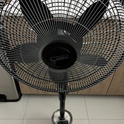 Lasko Floor Fan W/Remote