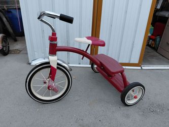 Vintage Radio Flyer Classic Red Tricycle