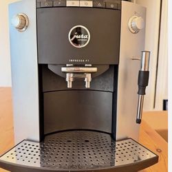 Jura Impressa F7 Super Automatic Espresso Machine 