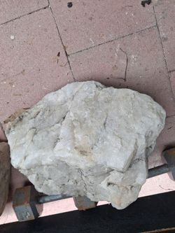 Rough Cut Quarts Stone 50lbs