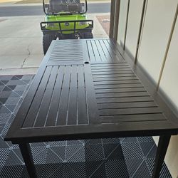 PATIO TABLE NEW