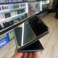 Samsung Galaxy Z Flip 3 5G (Unlocked) 