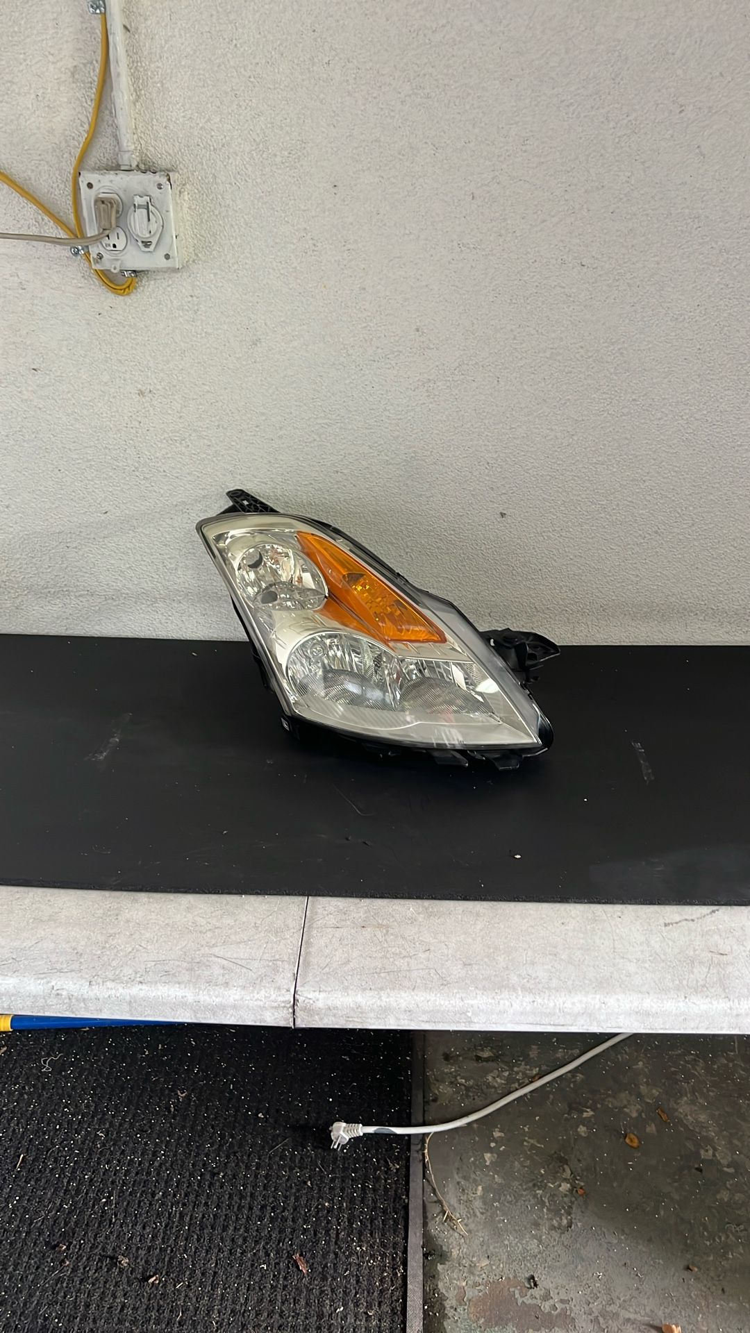 2007 - 2009 NISSAN ALTIMA COUPE RIGHT RH PASSENGER HEADLIGHT HALOGEN LAMP OEM