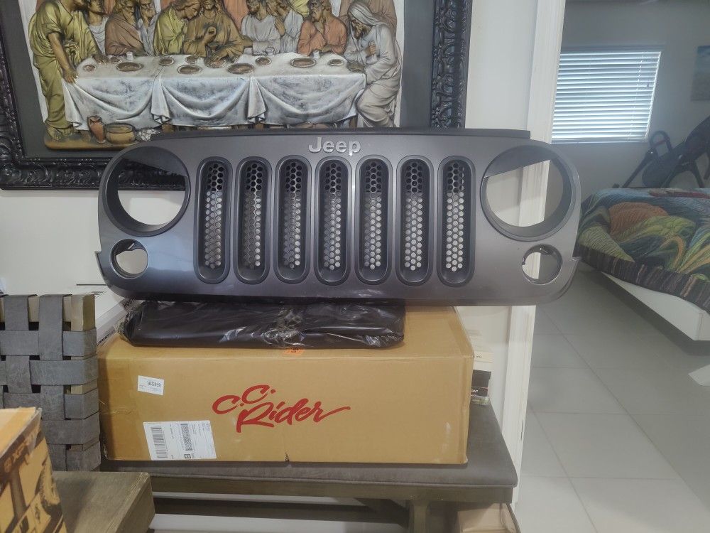 Jeep Wrangler JK Front Grill 2007 Through 2018 Excellent Condition