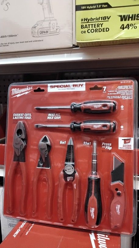 MILWAUKEE 7PC./P. ELECTRICIAN'S HAND TOOL SET W/ ZIPPER POUCH