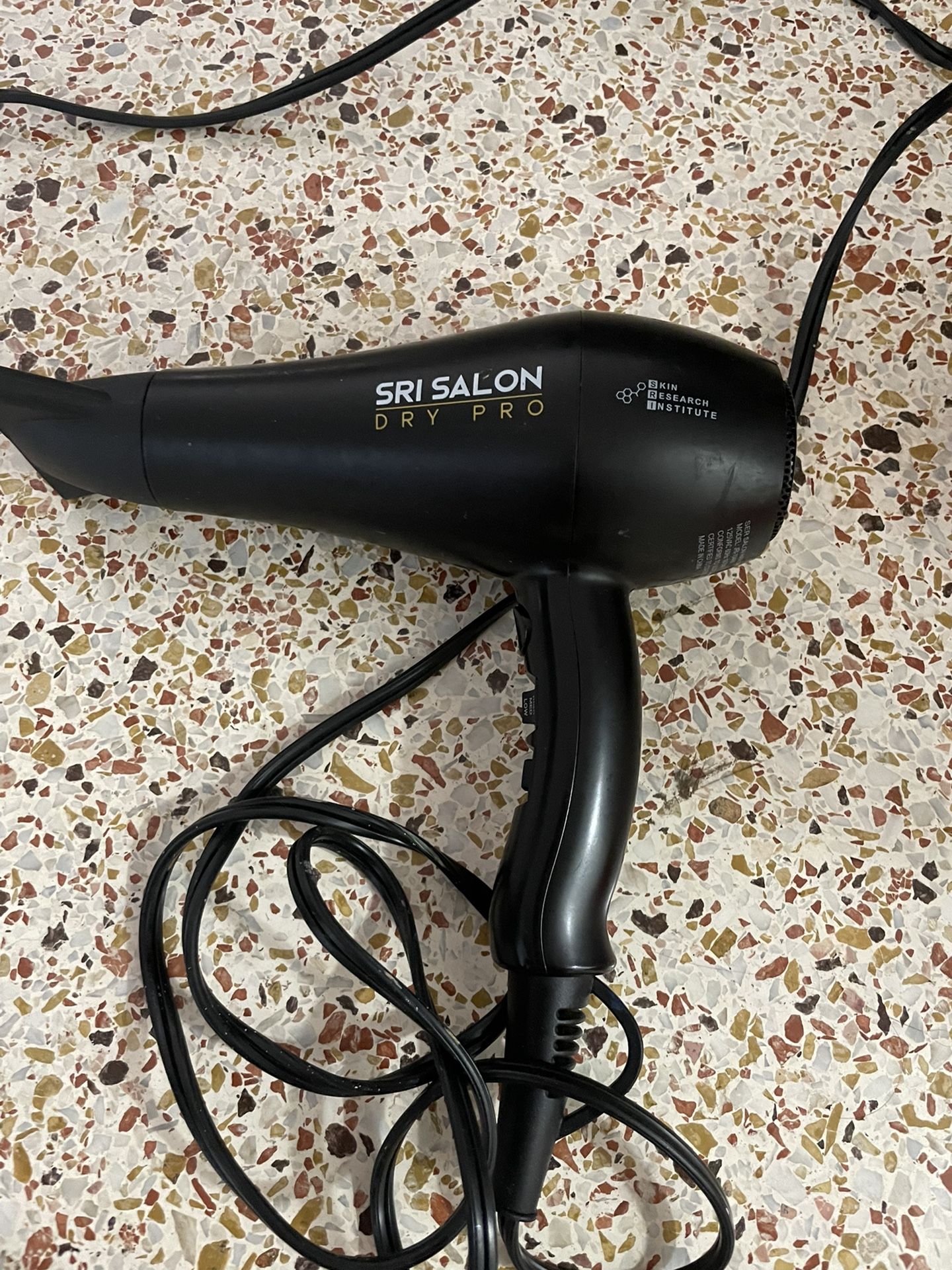 Sri Salon Dry Pro Hairdryer