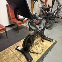 Peloton Bike